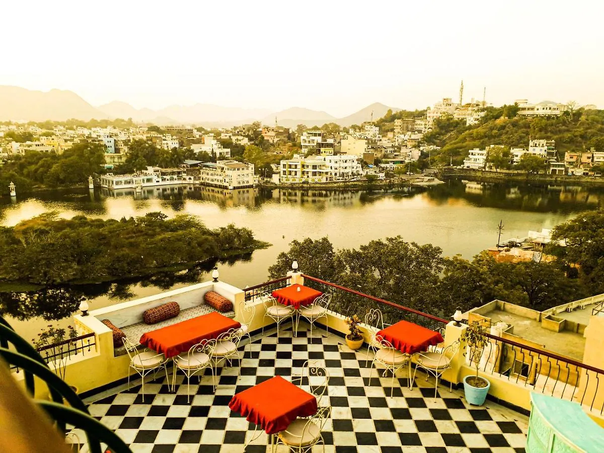 Hotel Mewari Villa Udaipur 3*,