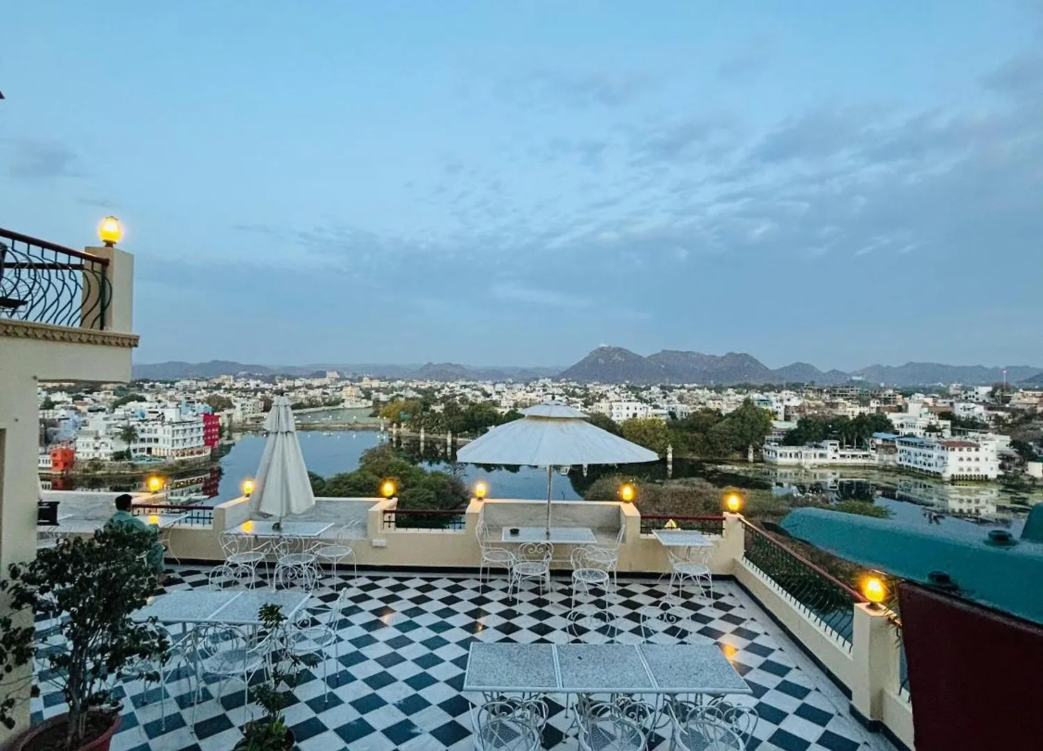 Hotel Mewari Villa Udaipur 3*,