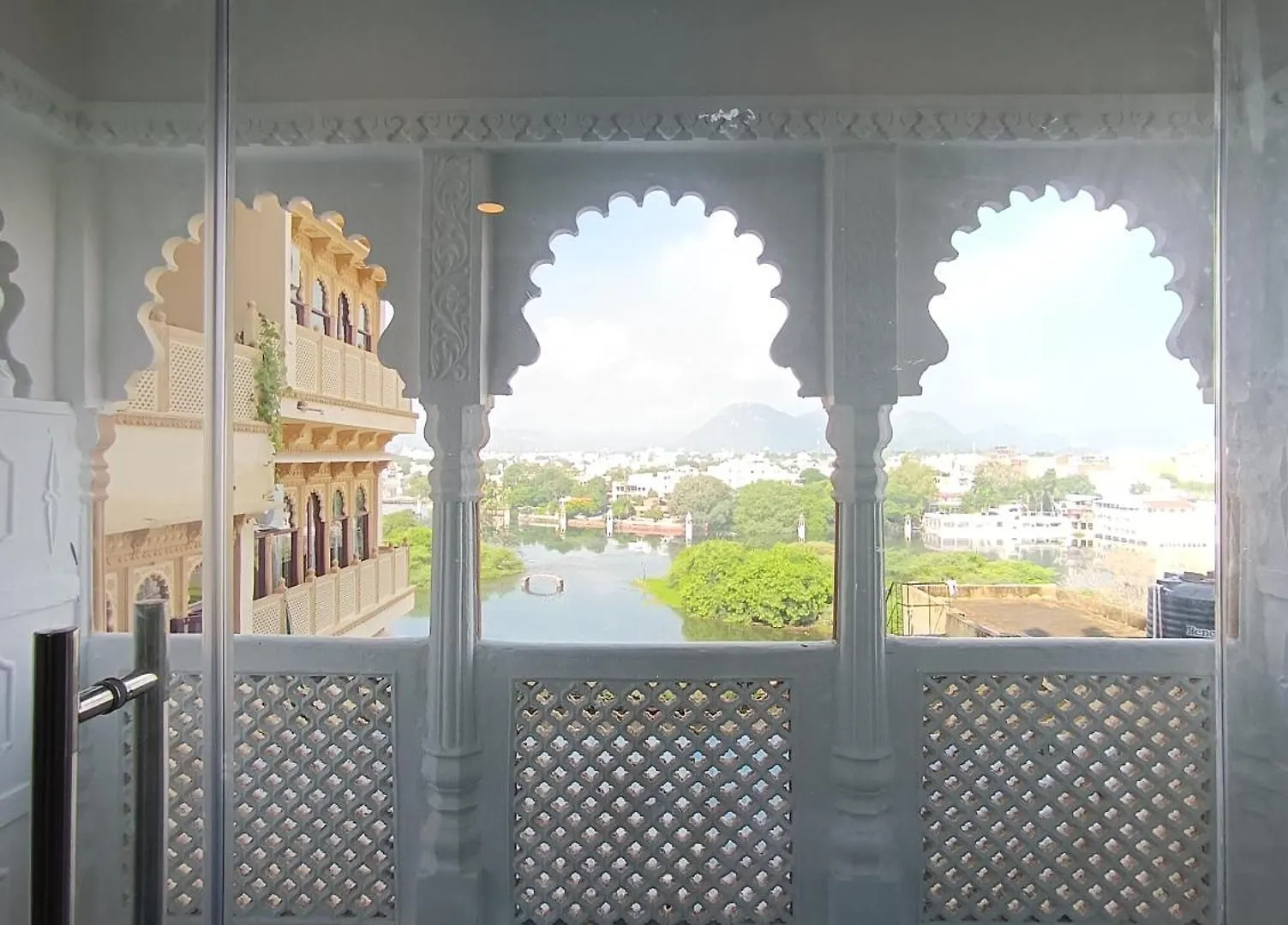 Hotel Mewari Villa Udaipur Couette-café